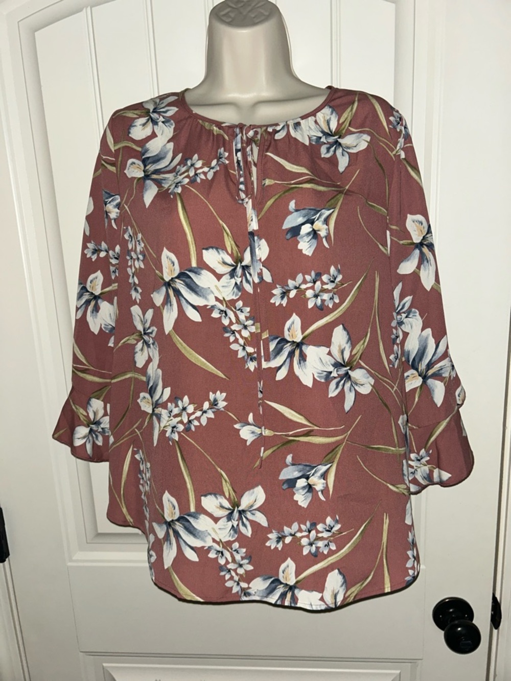 NWT Pleione Women’s Floral Tie-Neck Blouse - Mauve Pink Sz M